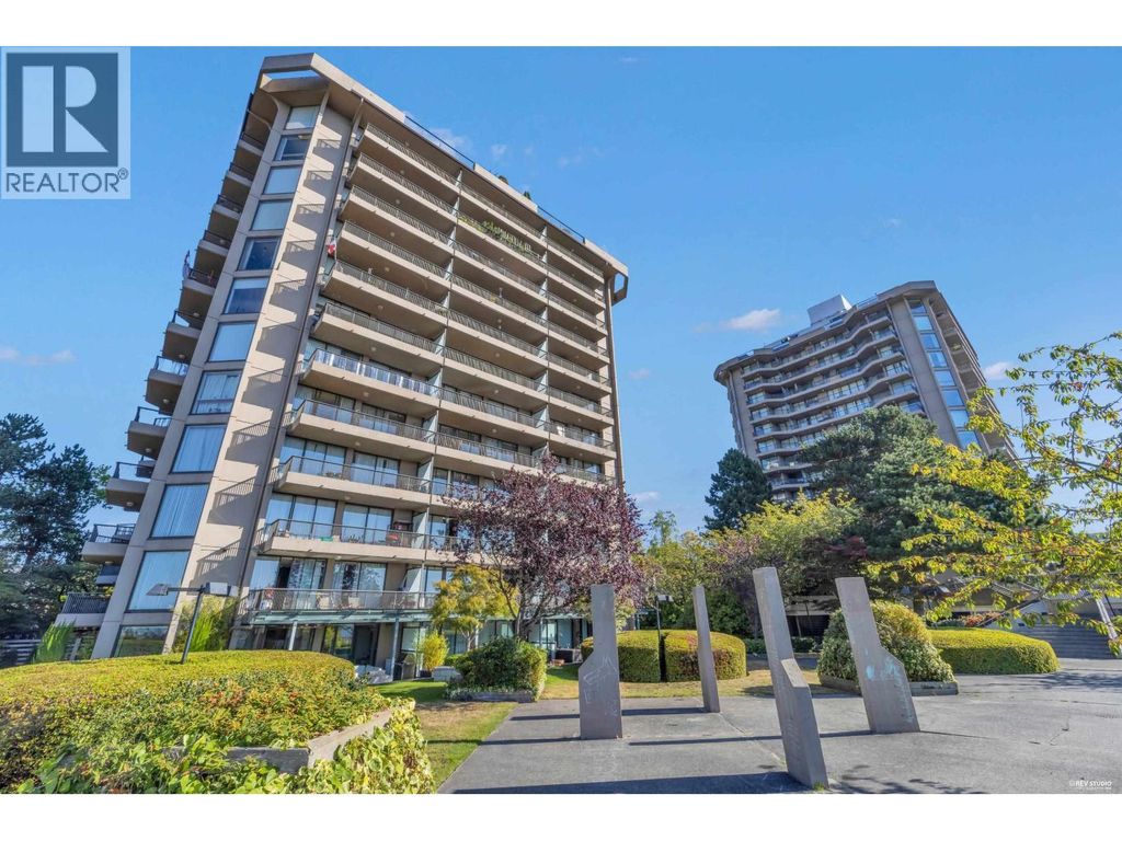 806 3760 Albert Street, Burnaby
