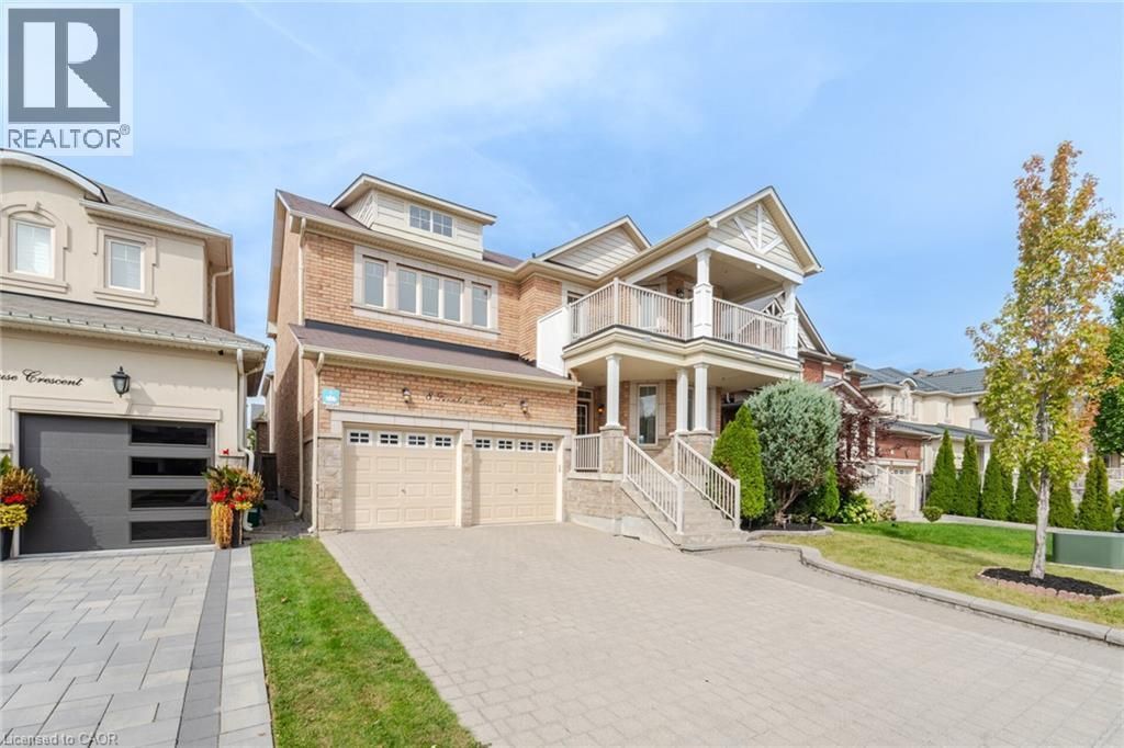 8 Farmhouse Crescent, Richmond Hill