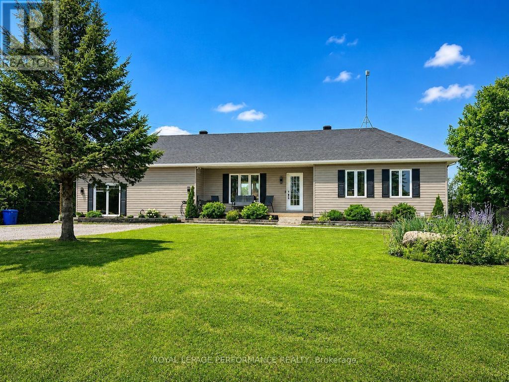1890 Cassburn Road, Champlain