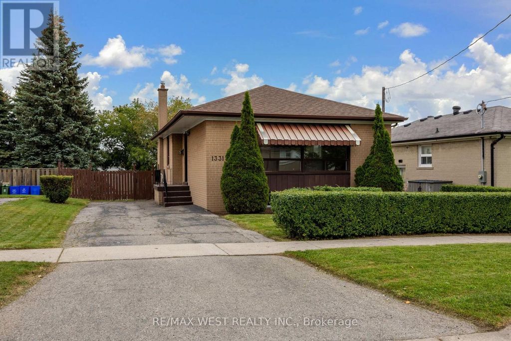 1331 Sharbot Street, Oshawa (lakeview)