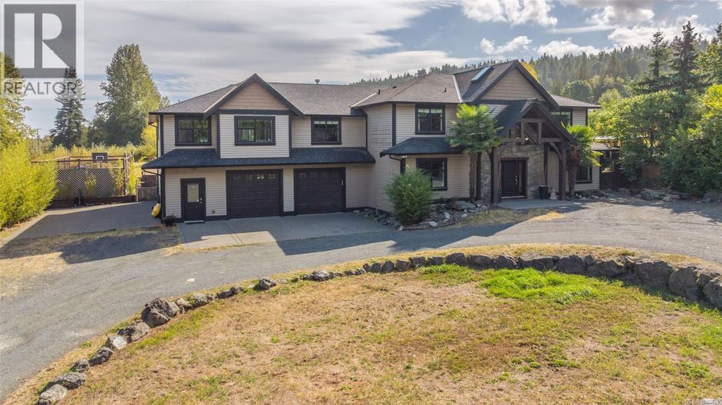 2466 Summerset Rd, Nanoose Bay