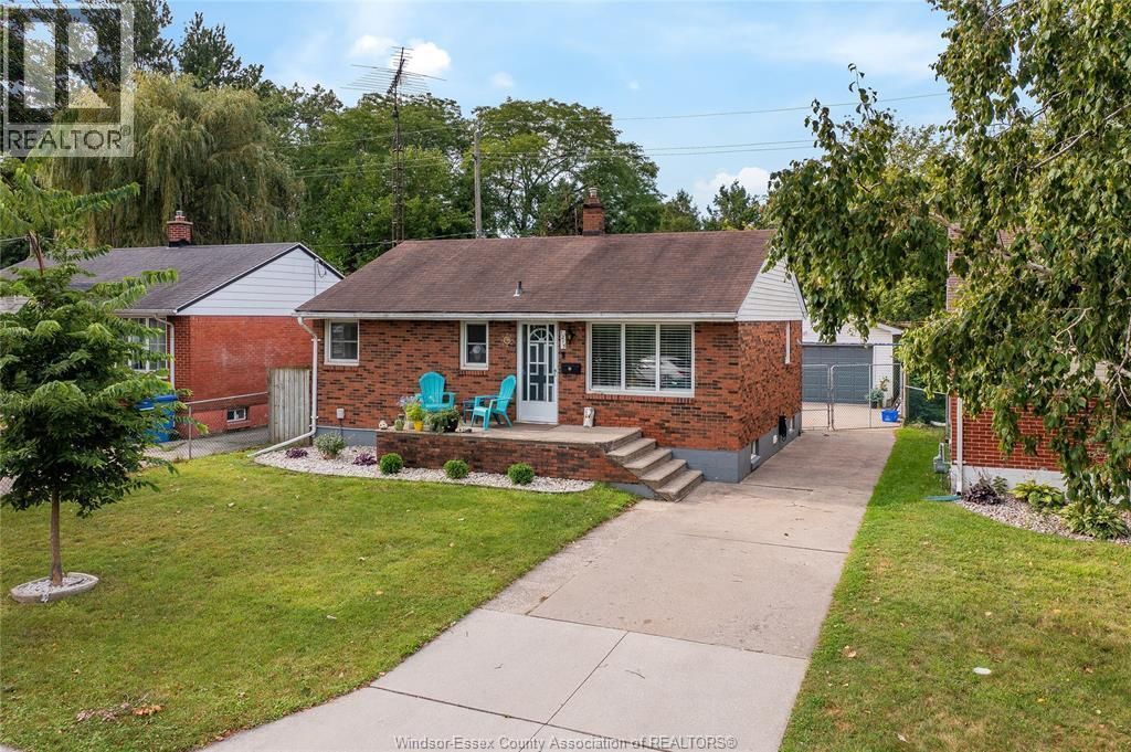 1215 Chappell, Windsor