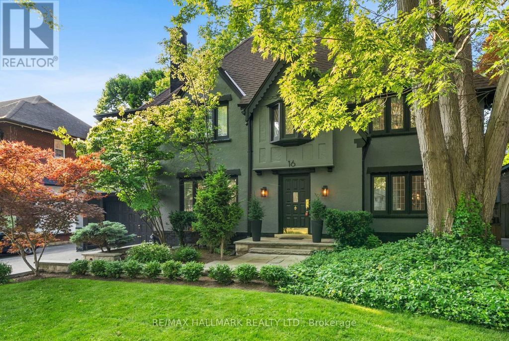 16 Elderwood Drive, Toronto (forest Hill South)