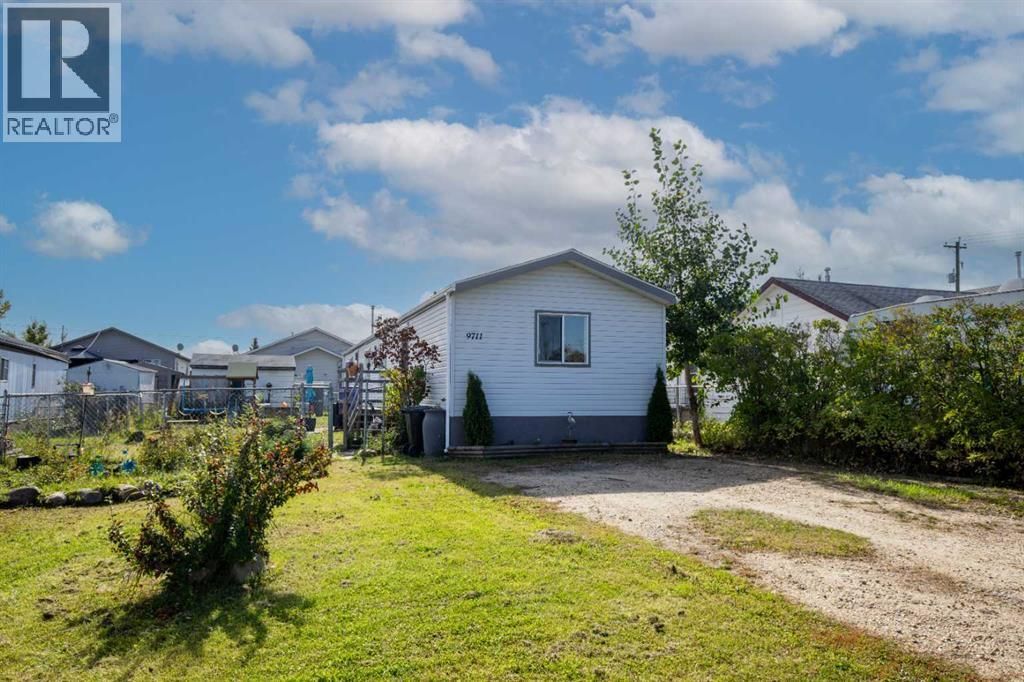 9711 103 Avenue, Clairmont