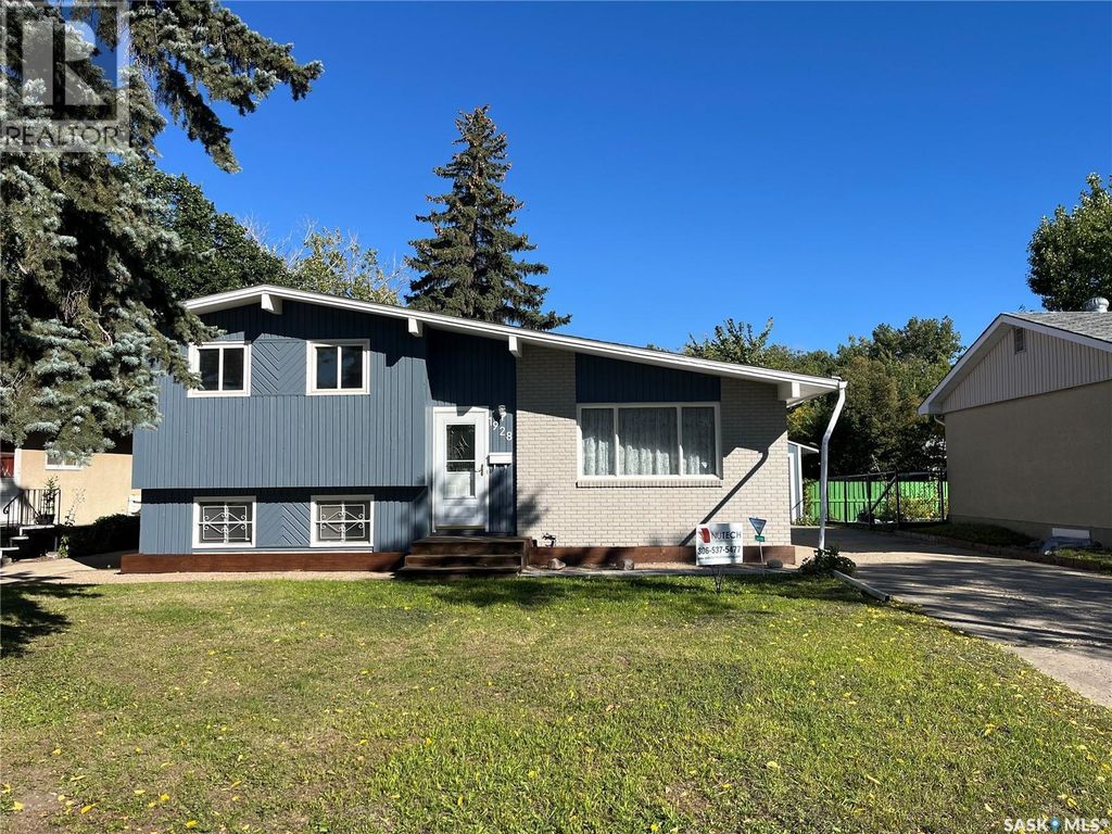 East 1928 Dewdney Avenue E, Regina