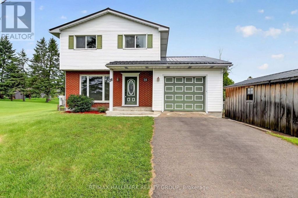 28 Second Street, Edwardsburgh/cardinal