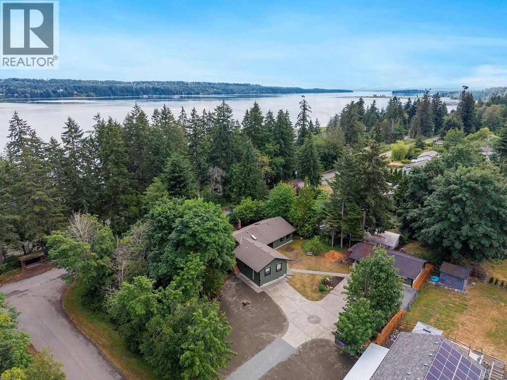 6585 Walker Frontage Rd, Fanny Bay