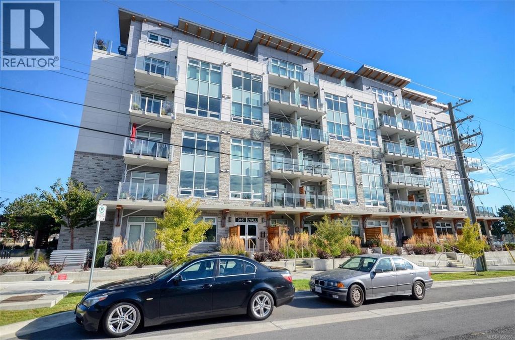 203 916 Lyall St, Esquimalt