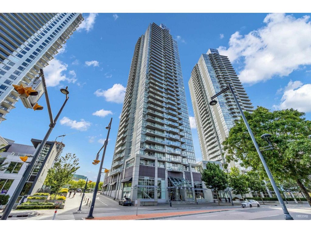 807 9981 Whalley Boulevard, Surrey