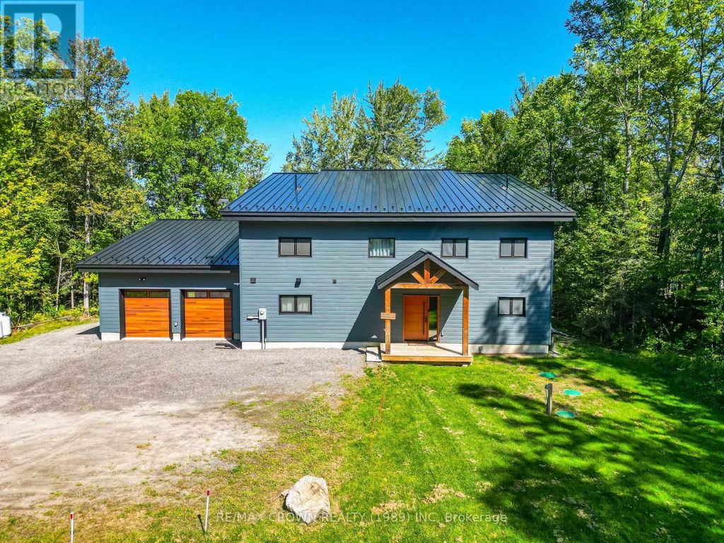 560 Pinecreek Crescent, Callander