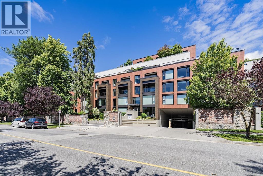 310 1571 W 57th Avenue, Vancouver