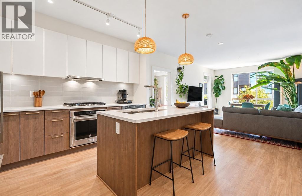 105 625 E 3rd Street, North Vancouver