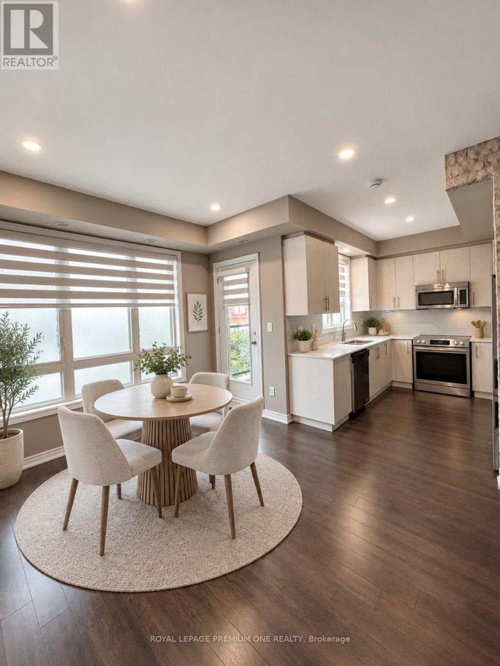 14 - 95 Kayla Crescent, Vaughan (maple)