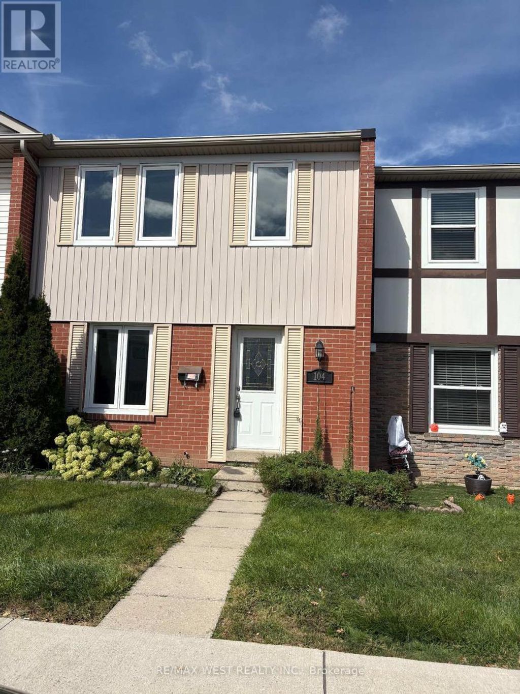 104 - 900 Central Park Drive, Brampton (northgate)