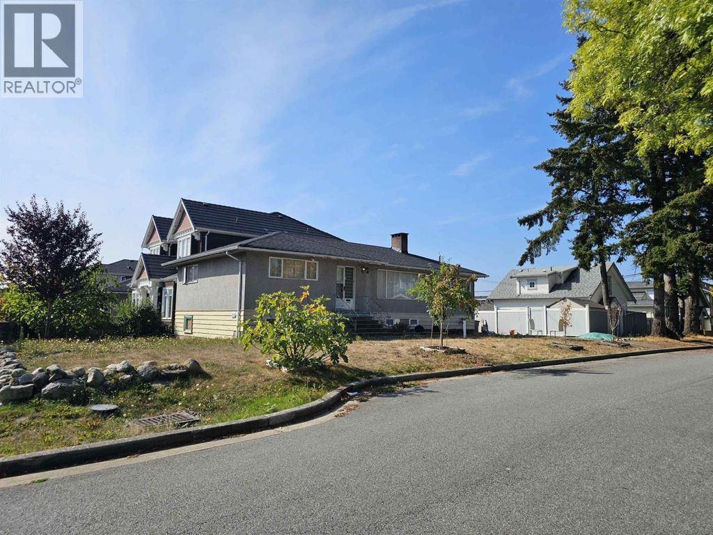 2946 E 52nd Avenue, Vancouver