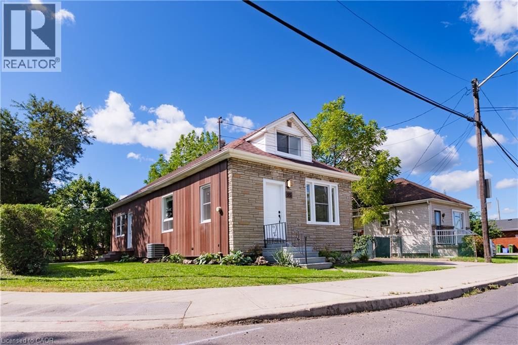 95 Fennell Avenue W, Hamilton