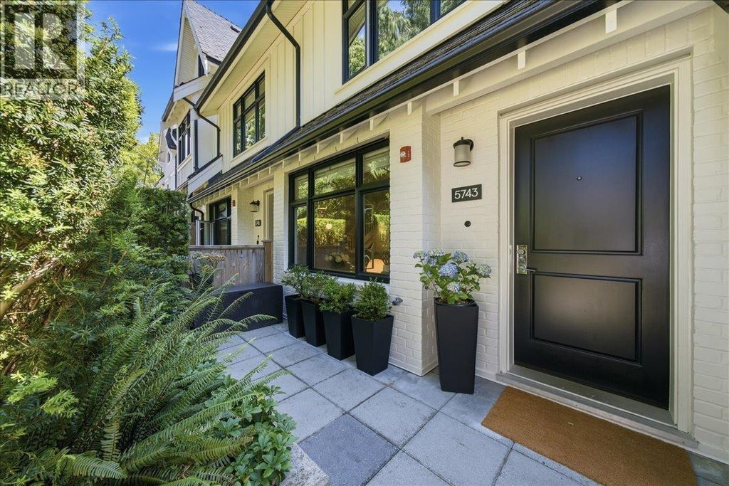 5743 St George Street, Vancouver
