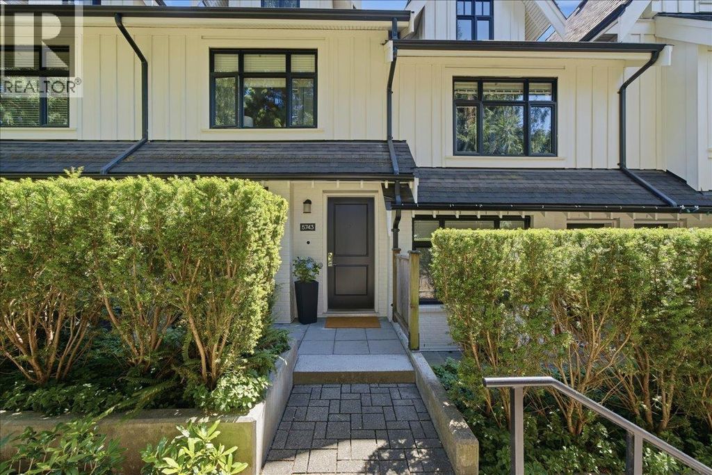 5743 St George Street, Vancouver