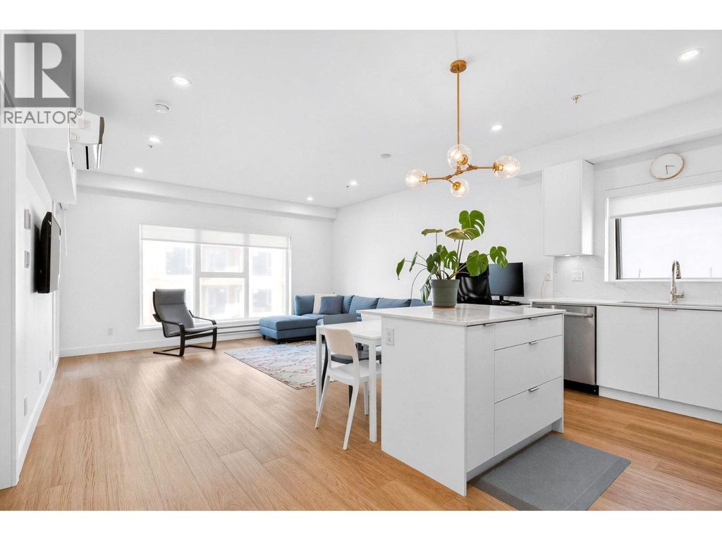 301 2331 Kelly Avenue, Port Coquitlam
