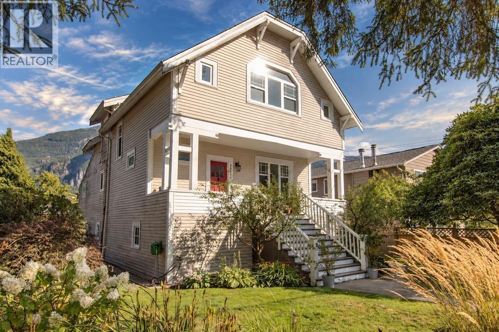 38054 Fifth Avenue, Squamish