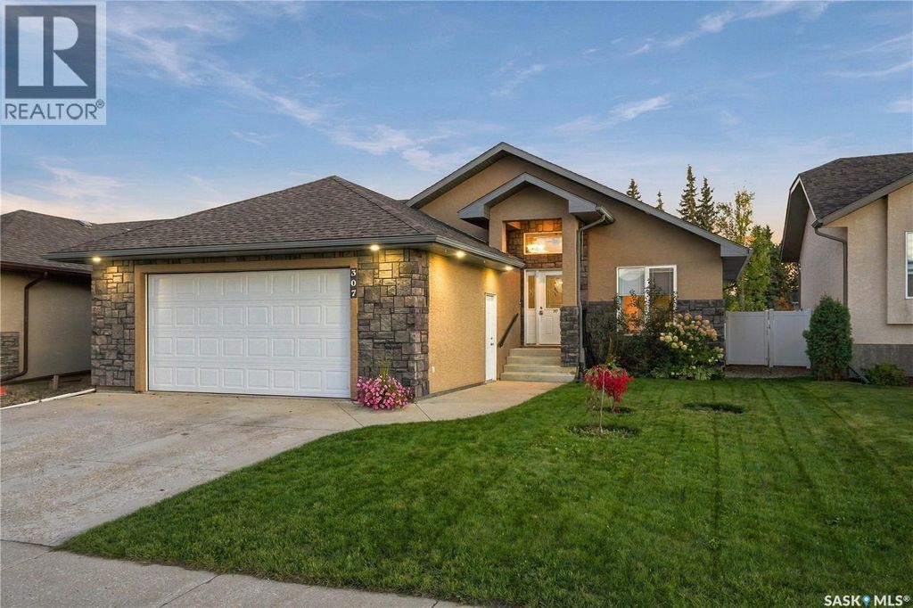 307 Faldo Crescent, Warman