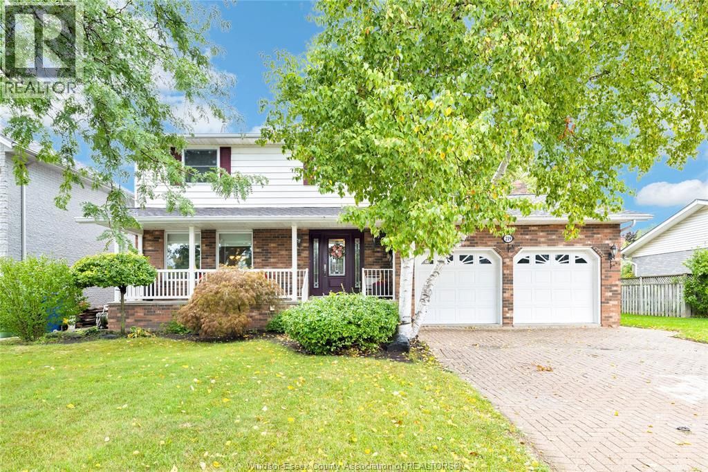219 Hyde Park, River Canard