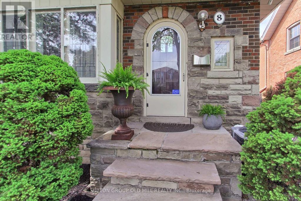 8 Lockheed Boulevard, Toronto (humber Heights)