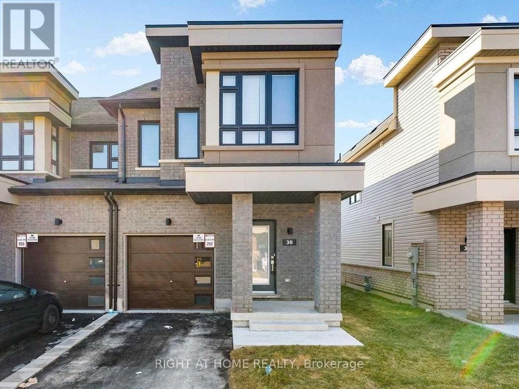 30 Caspian Square, Clarington (bowmanville)