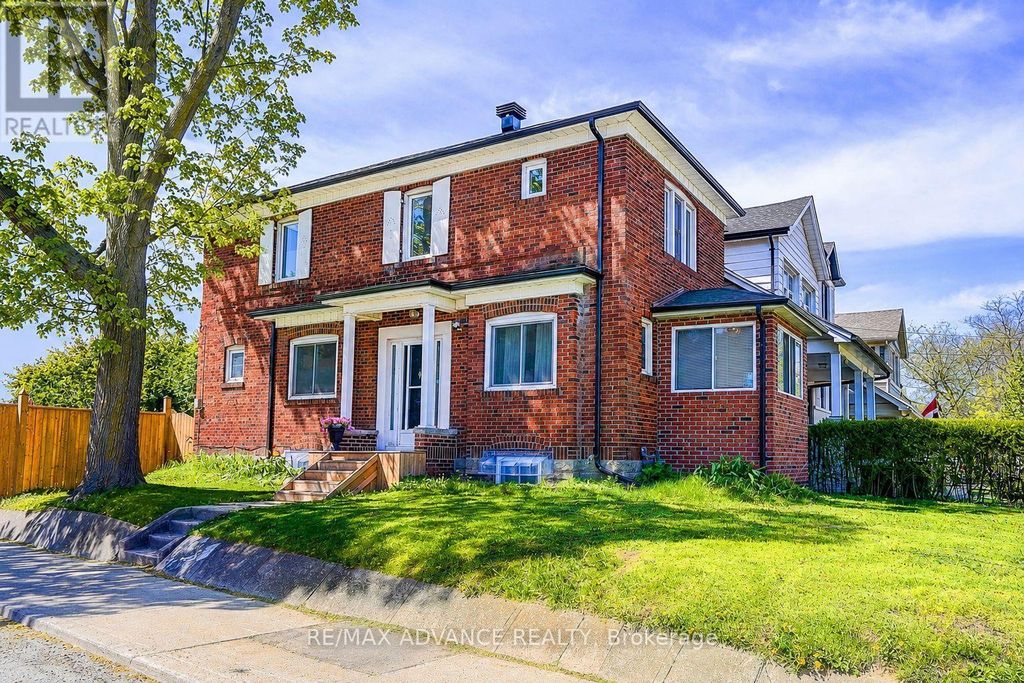33 Castlefield Avenue, Toronto (yonge-Eglinton)