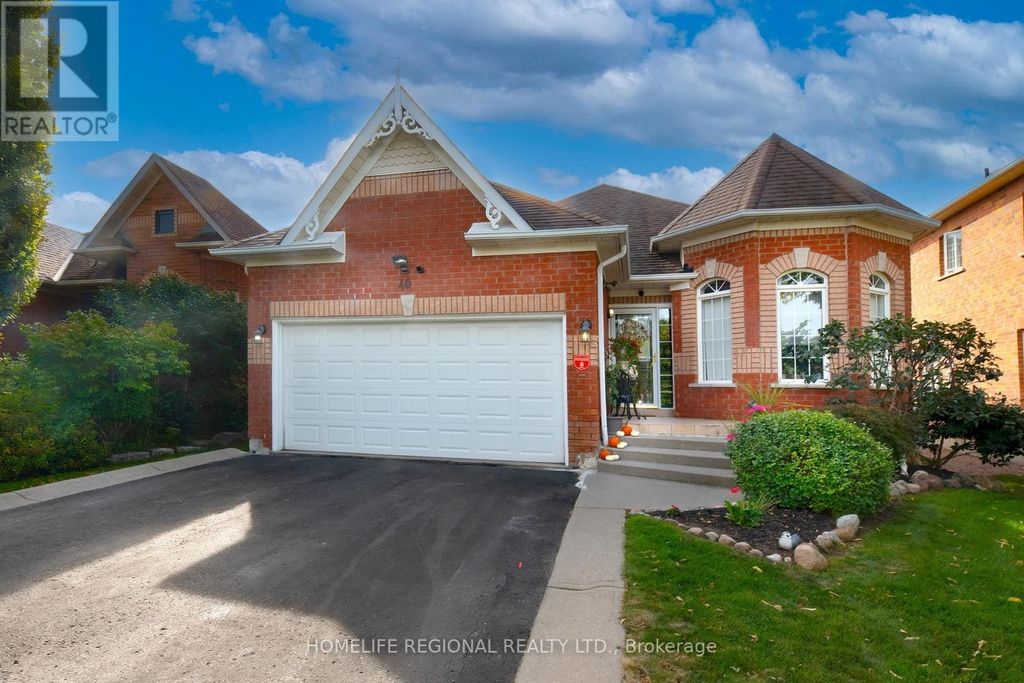 40 Arnold Crescent, Whitby (brooklin)