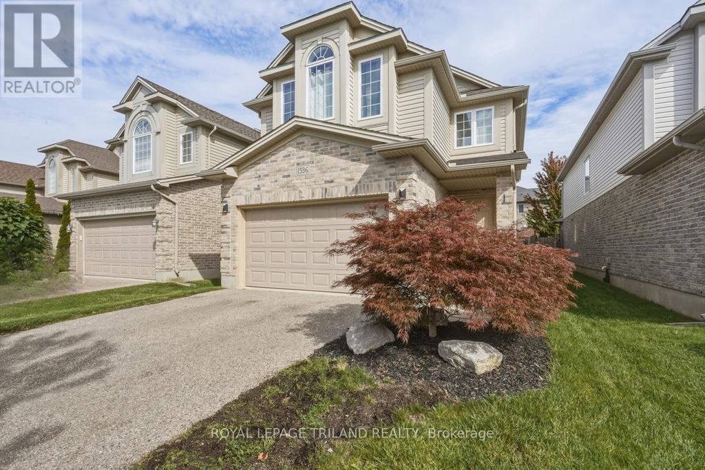 1536 Green Gables Road, London South (south U)