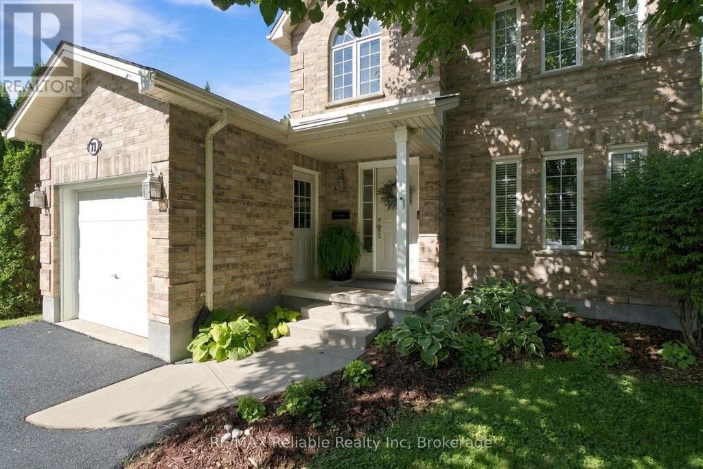 71 Meadowridge Road, London North (north M)