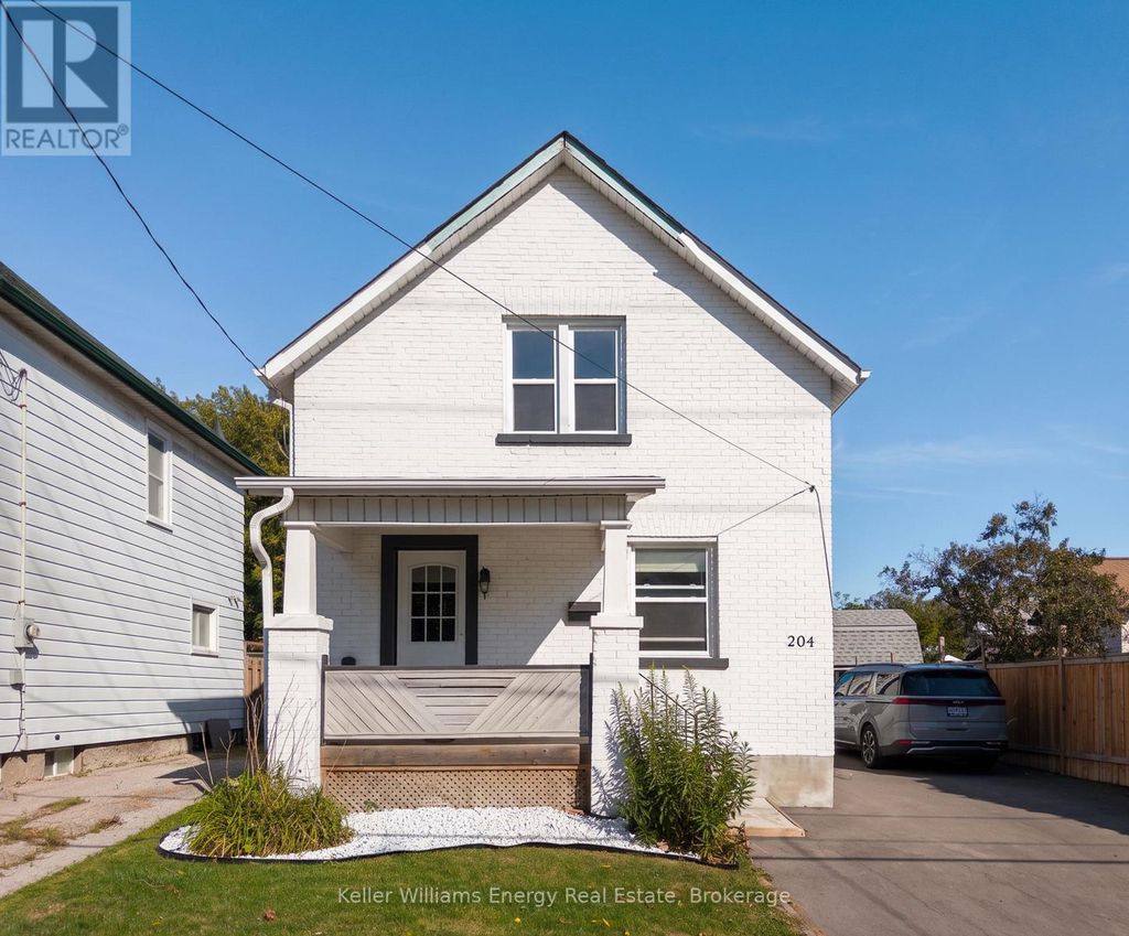 204 Gibb Street, Oshawa (vanier)