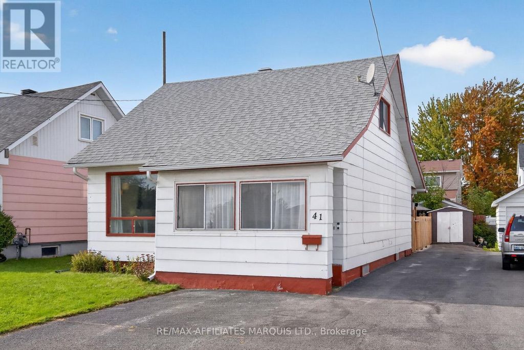 41 Eleventh Street E, Cornwall