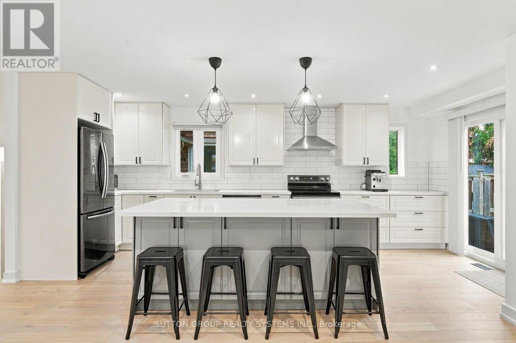 2250 Munn's Avenue, Oakville (ro River Oaks)