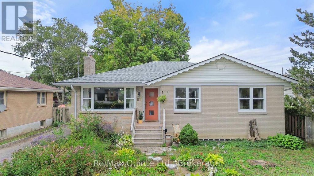 99 Bertram Boulevard, Belleville (belleville Ward)
