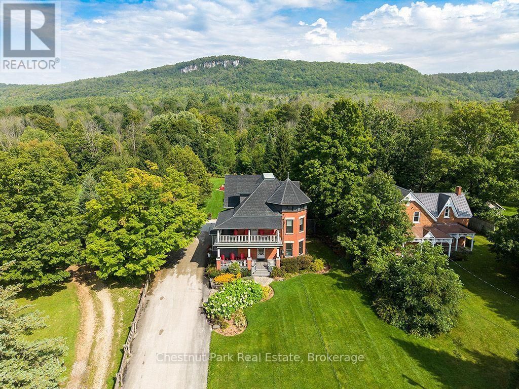 235299 Grey Road 13, Grey Highlands