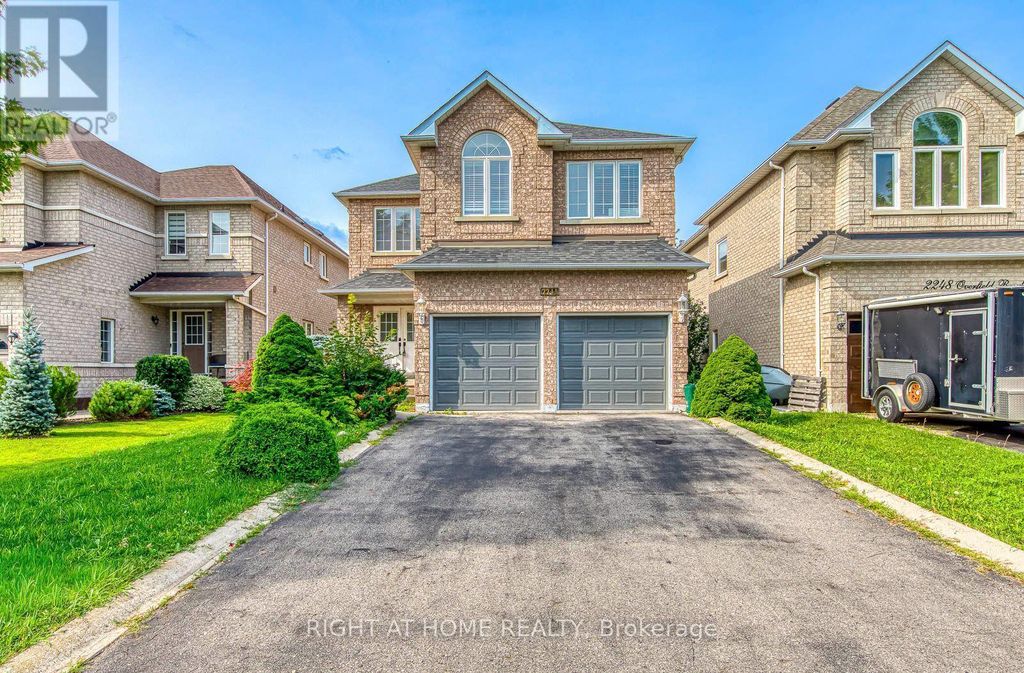 2244 Overfield Road, Oakville (wt West Oak Trails)