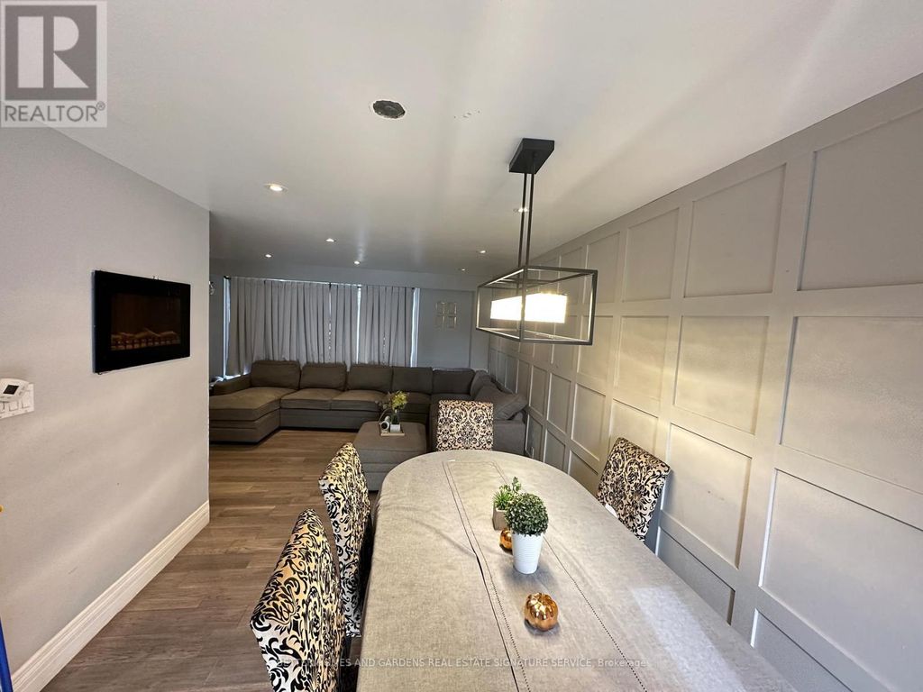 7076 Harwick Drive, Mississauga (malton)