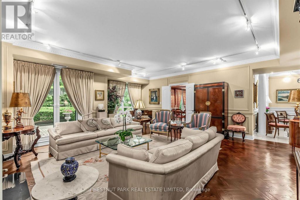 102 - 11 William Carson Crescent, Toronto (st. Andrew-Windfields)
