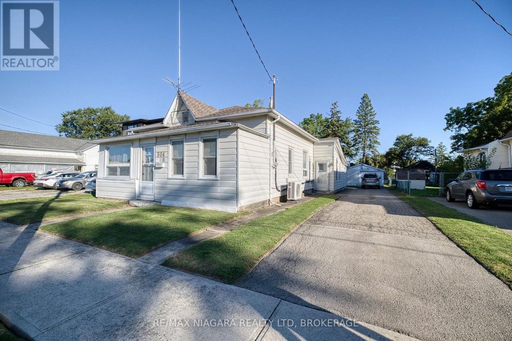 304 Jarvis Street, Fort Erie (central)