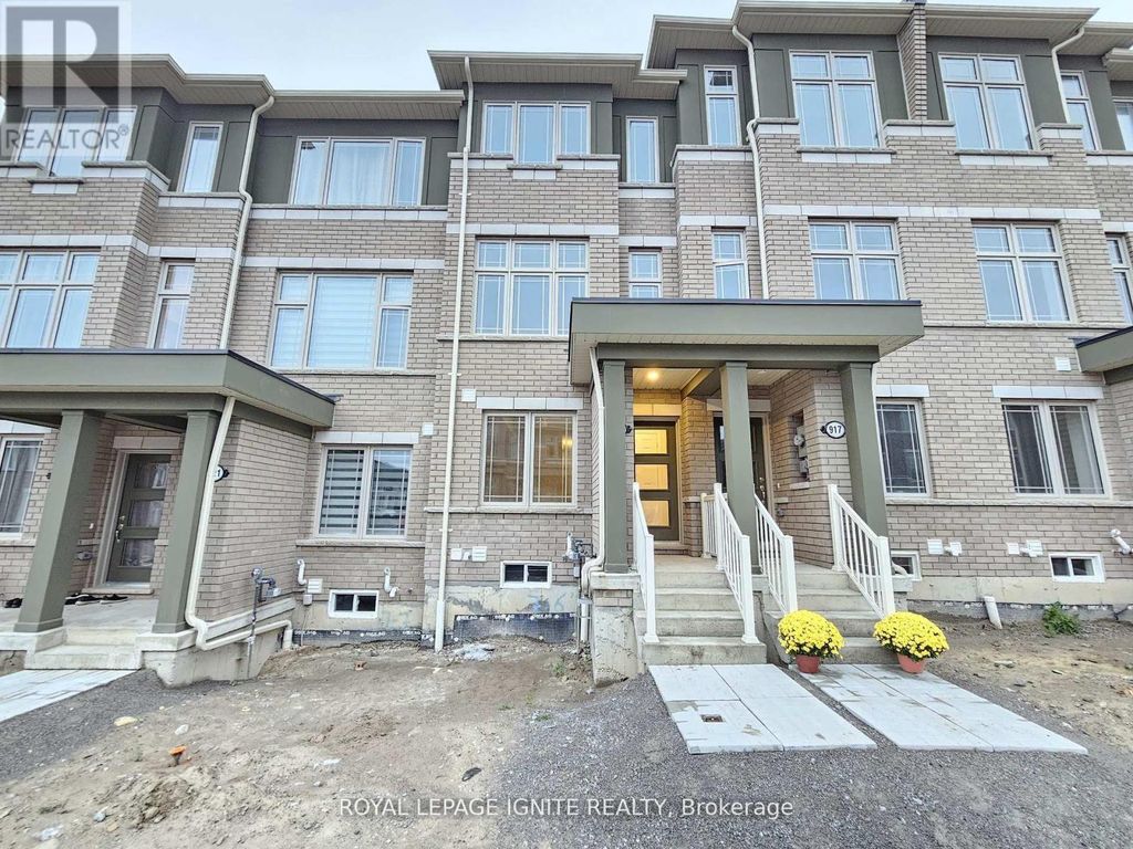 919 Crowsnest Hollow, Pickering