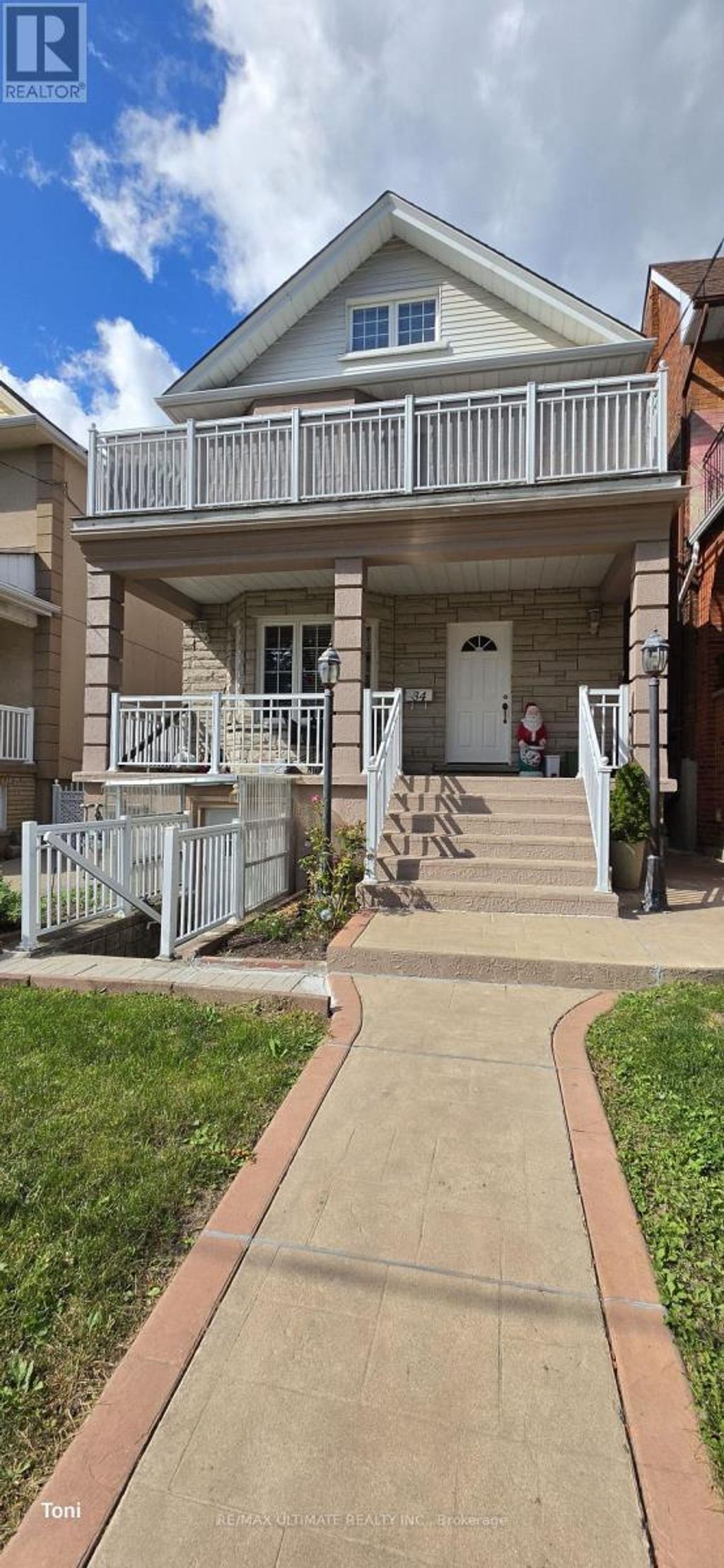 Bsmt - 34 Peterborough Avenue, Toronto (corso Italia-Davenport)