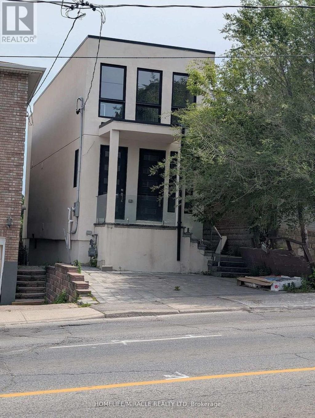 2099 Dufferin Street, Toronto (oakwood Village)