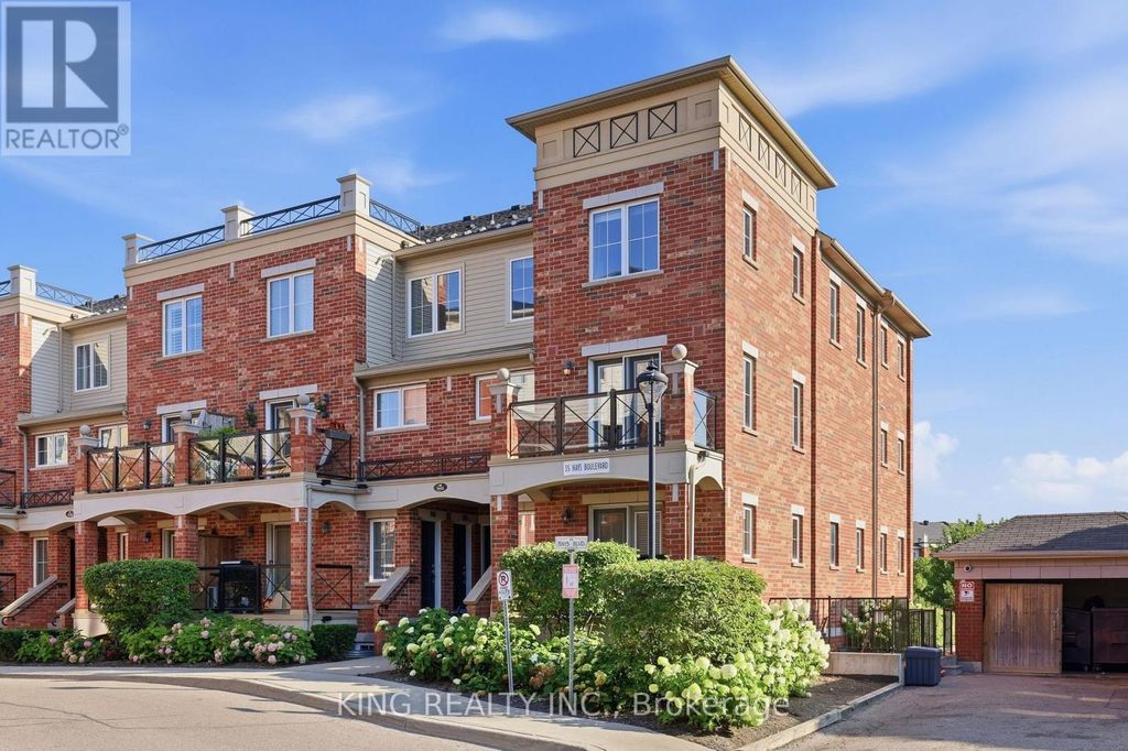 8 - 35 Hays Boulevard, Oakville (ro River Oaks)