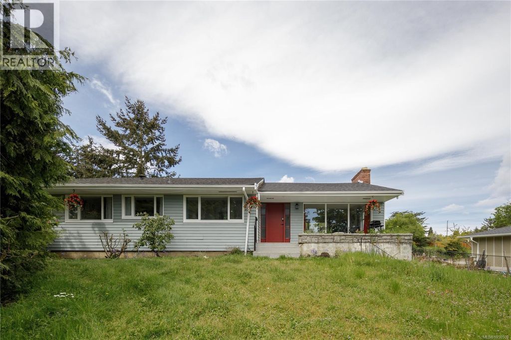 2555 Departure Bay Rd, Nanaimo