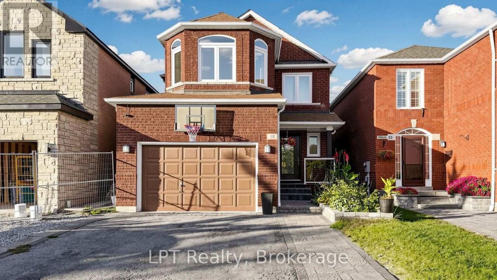 18 Tawn Crescent S, Ajax (central)