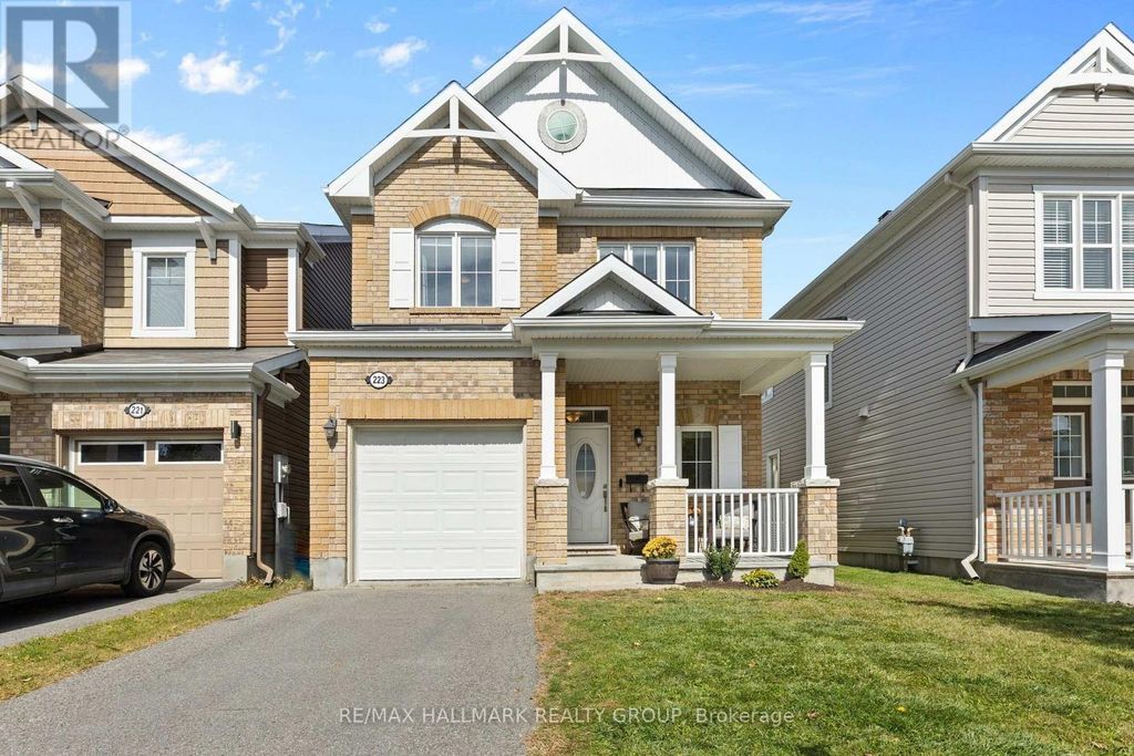 223 Serra Ridge, Ottawa