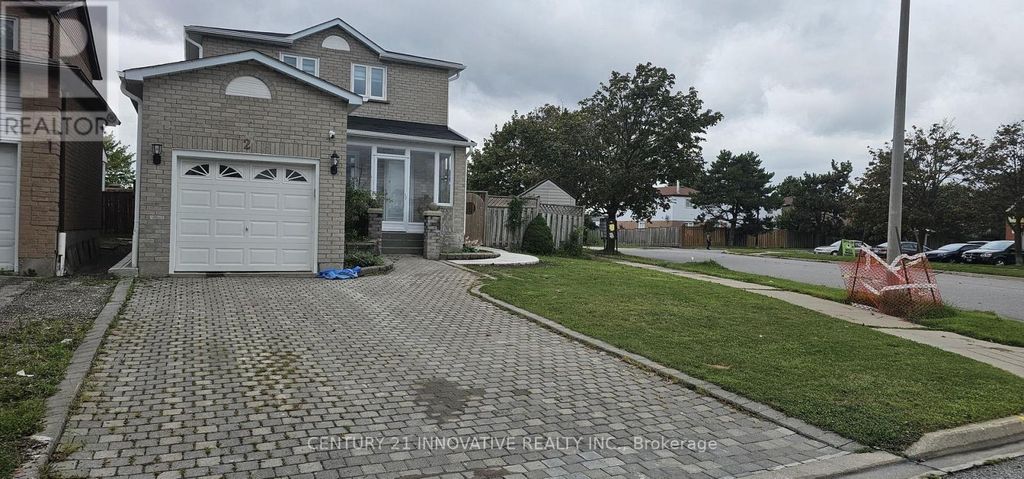 2 Blackburn Crescent, Ajax (central)