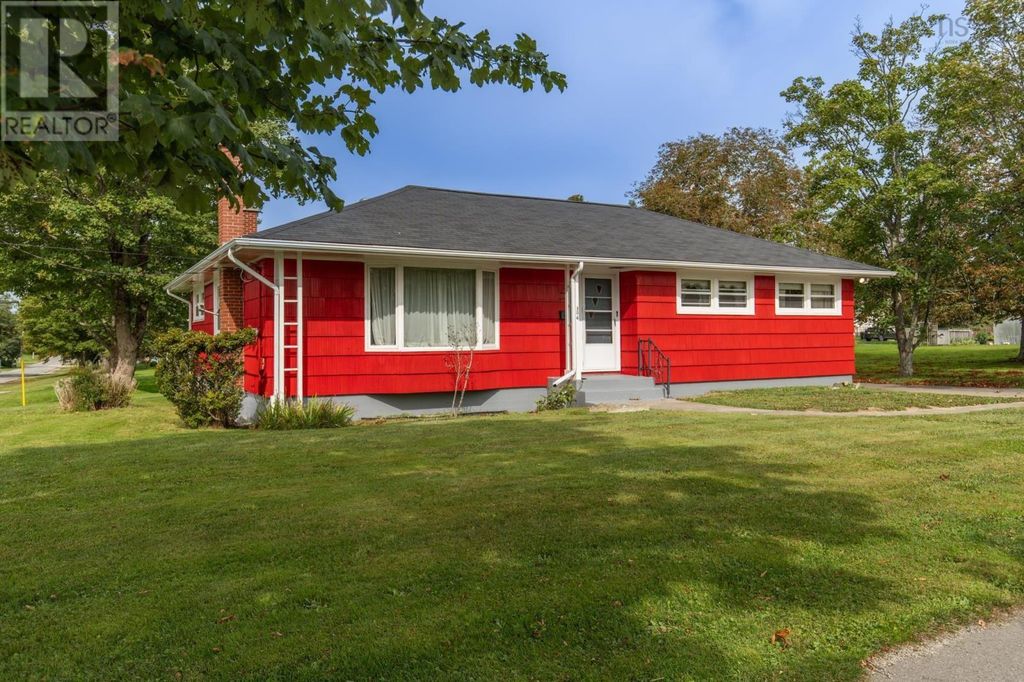 306 Pleasant Street, Yarmouth